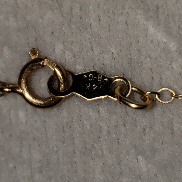 Graduated Pearls (25) necklace on 14k gold chain. From Wilson & Son, Scarsdale. - Picture 3 of 10